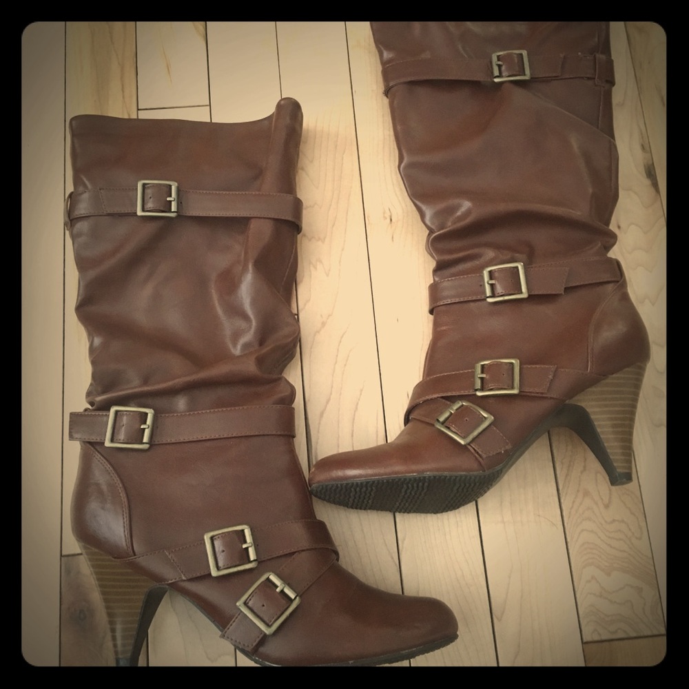 Women’s brown boots